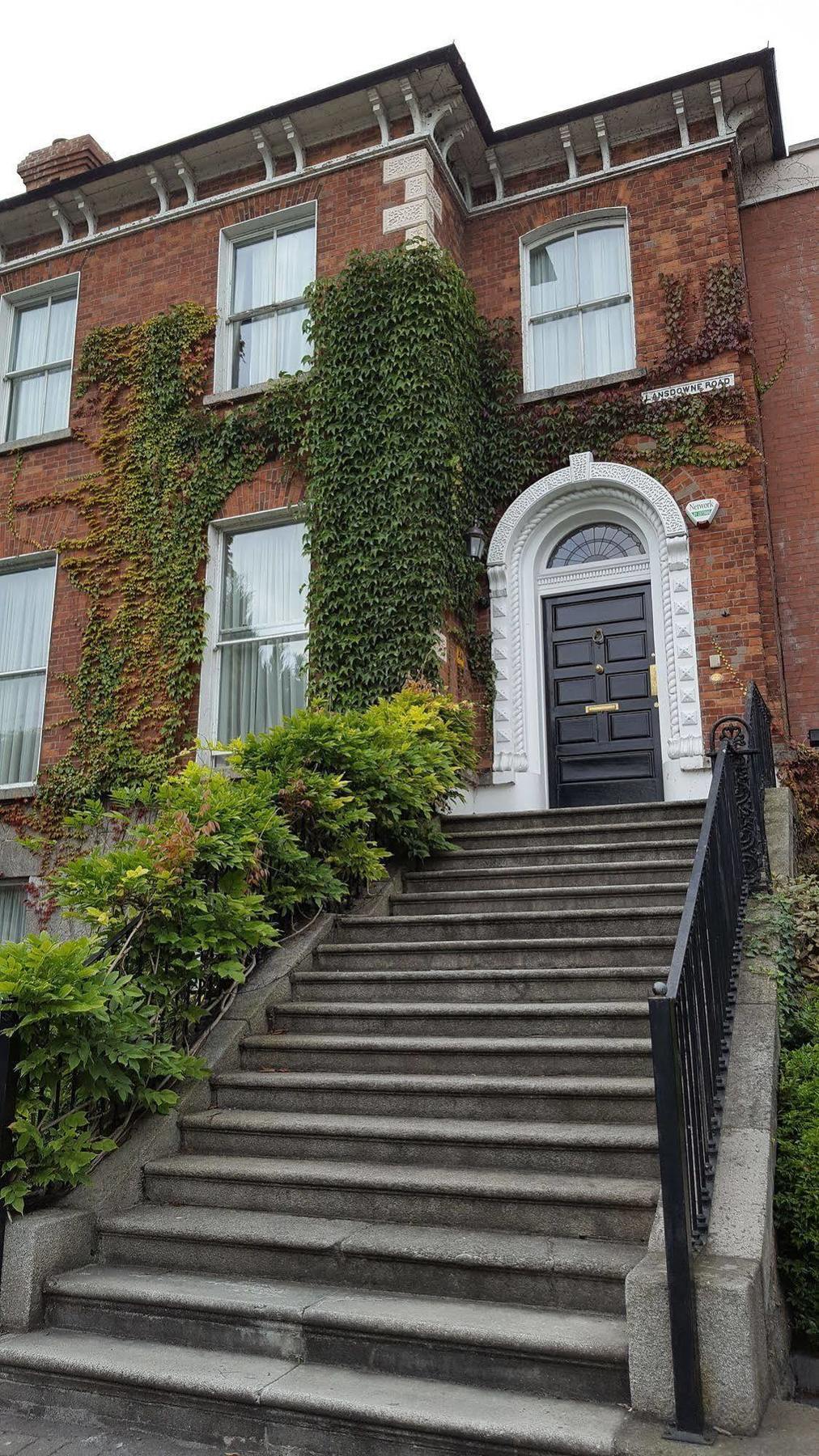 Butlers Townhouse Hotel Дъблин Екстериор снимка