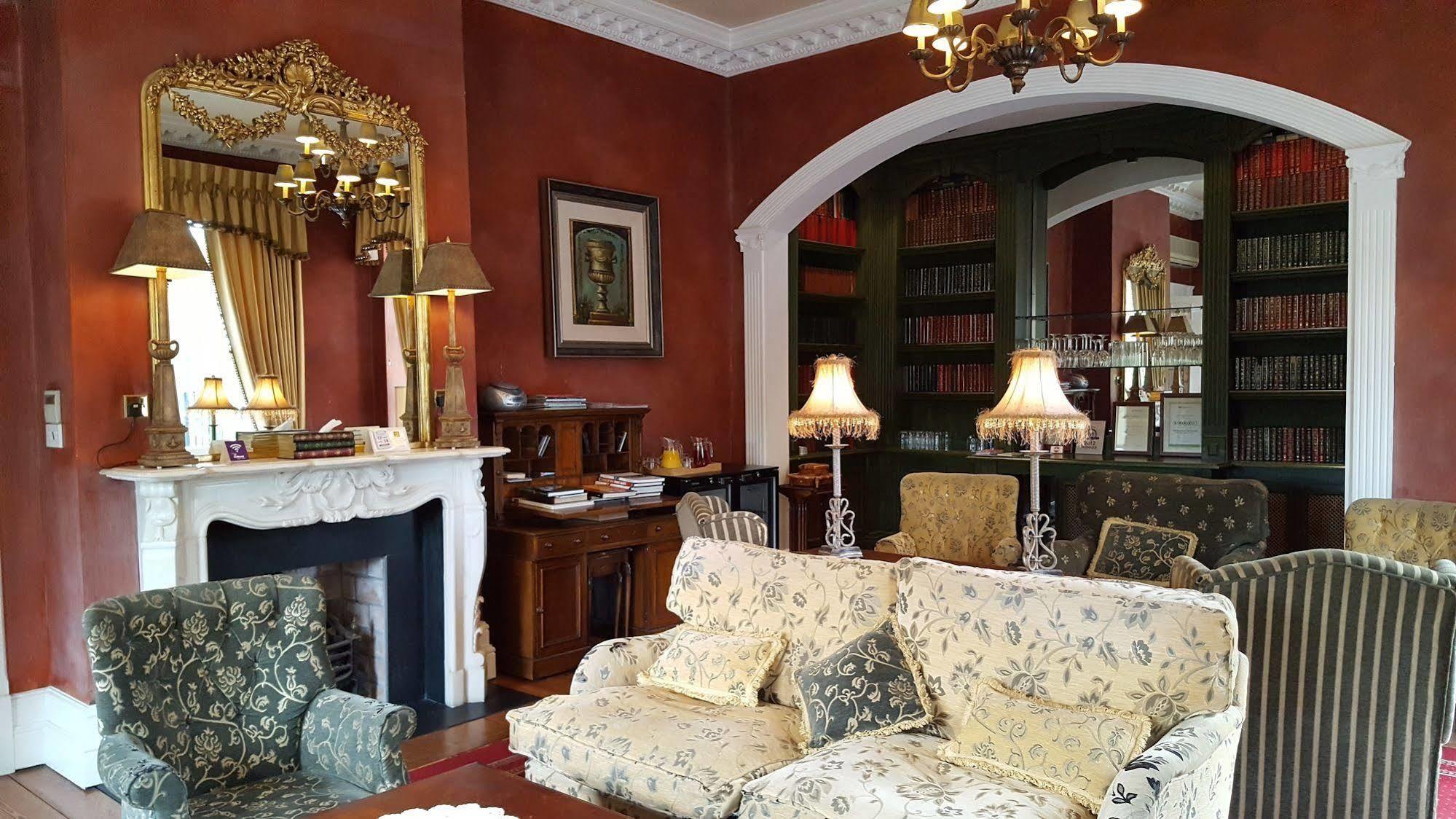 Butlers Townhouse Hotel Дъблин Екстериор снимка