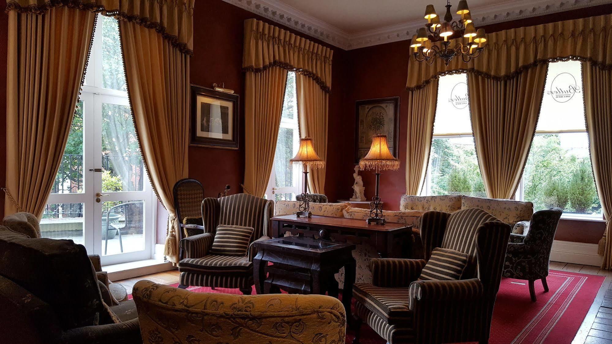 Butlers Townhouse Hotel Дъблин Екстериор снимка